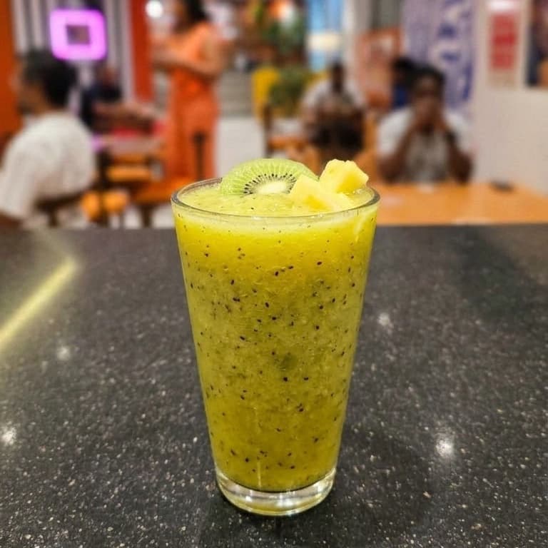 smoothie Kiwi Pineapple